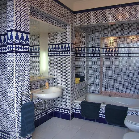 Alhambra מלון
