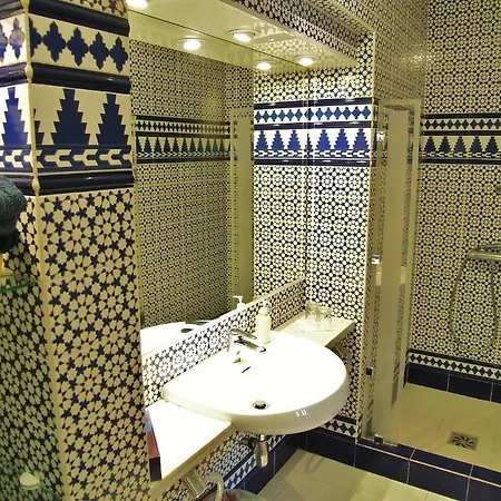 מלון Alhambra